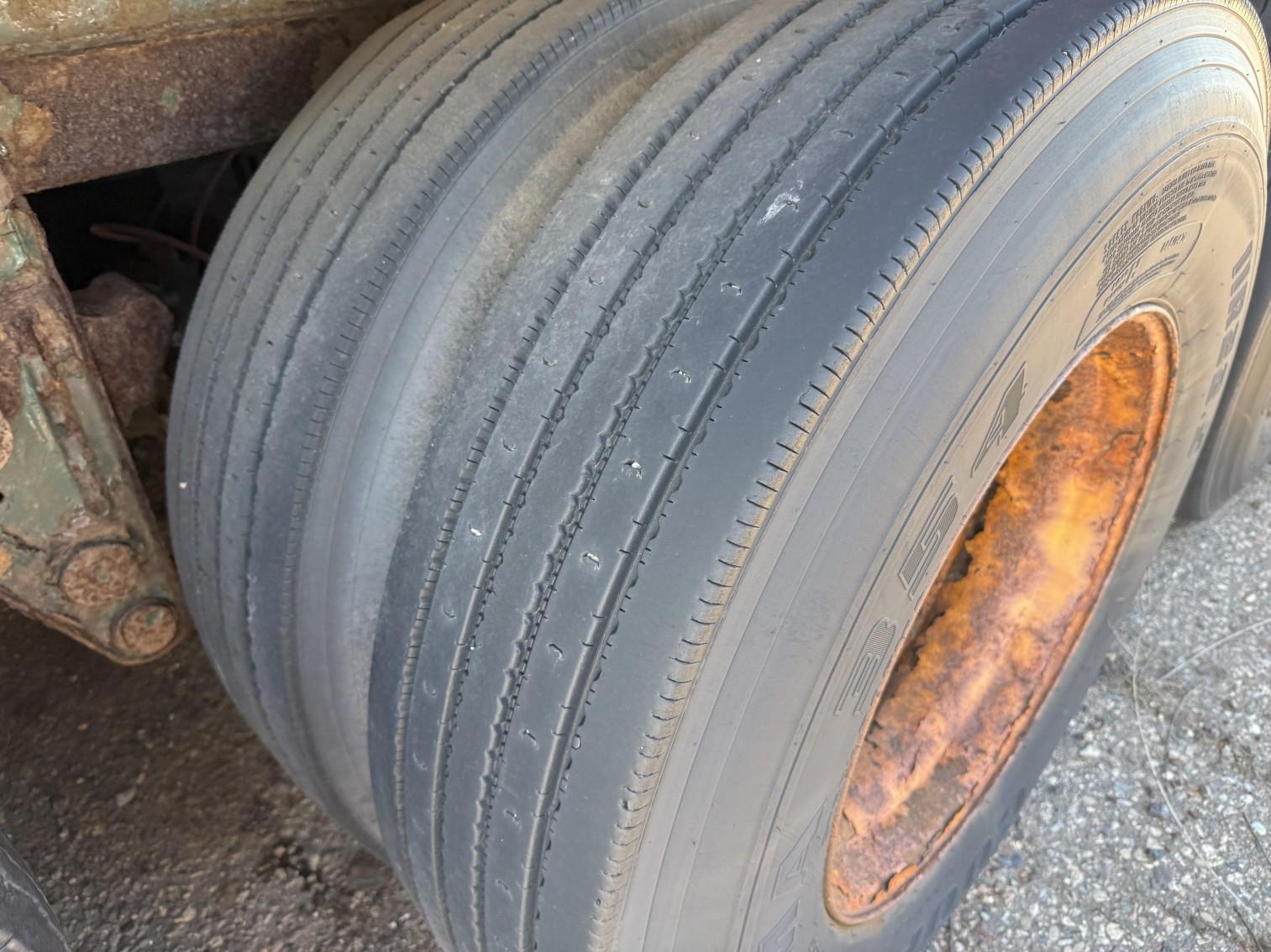 2000 Heil Tanker Trailer