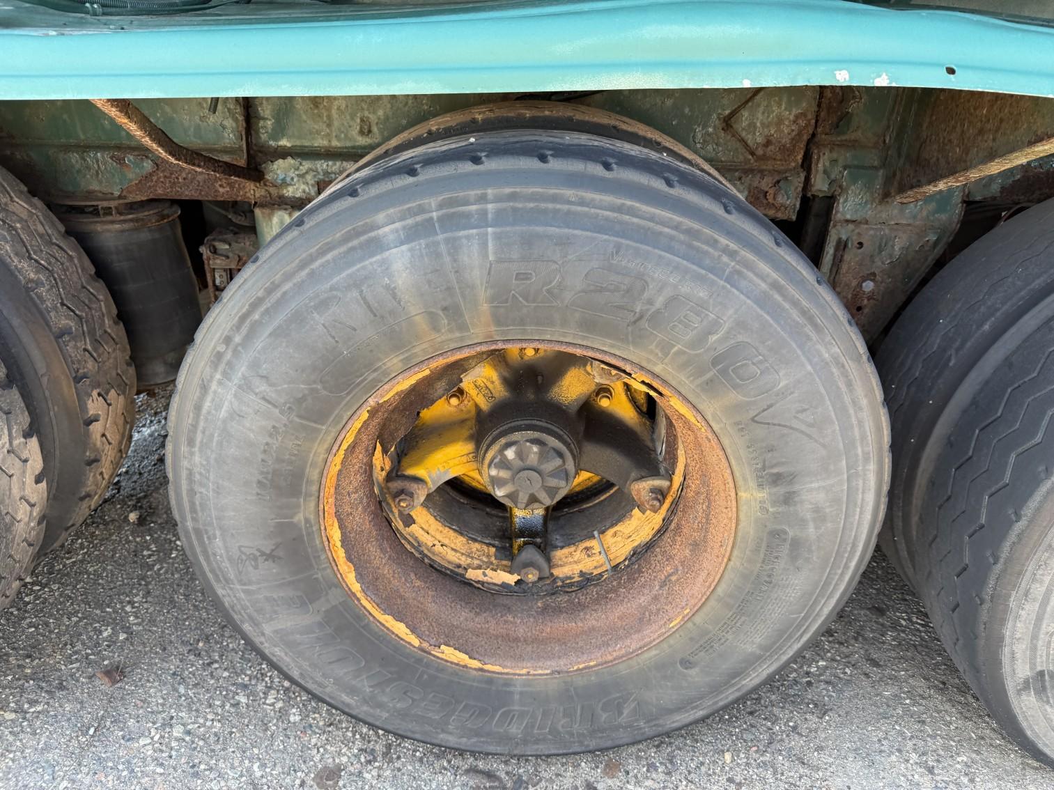 2000 Heil Tanker Trailer