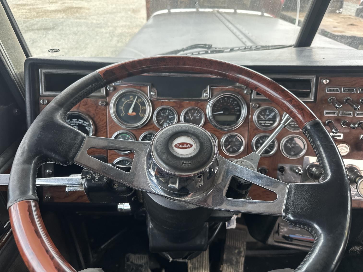 1993 Peterbilt 379 Day Cab Truck Tractor