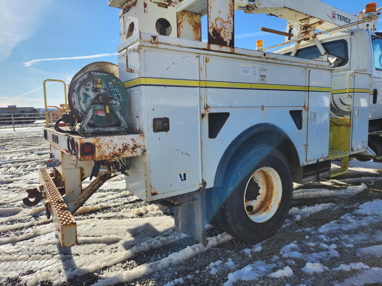 2006 International 7300 Sfa 4x4 Digger Derrick