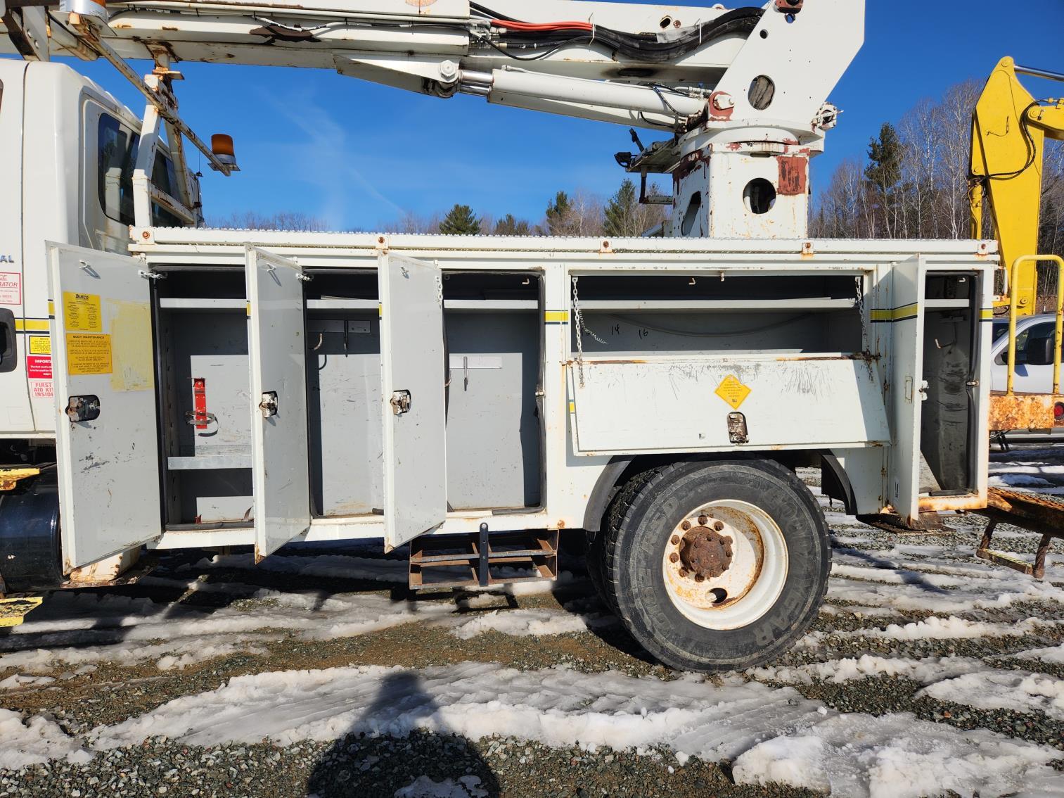 2006 International 7300 Sfa 4x4 Digger Derrick