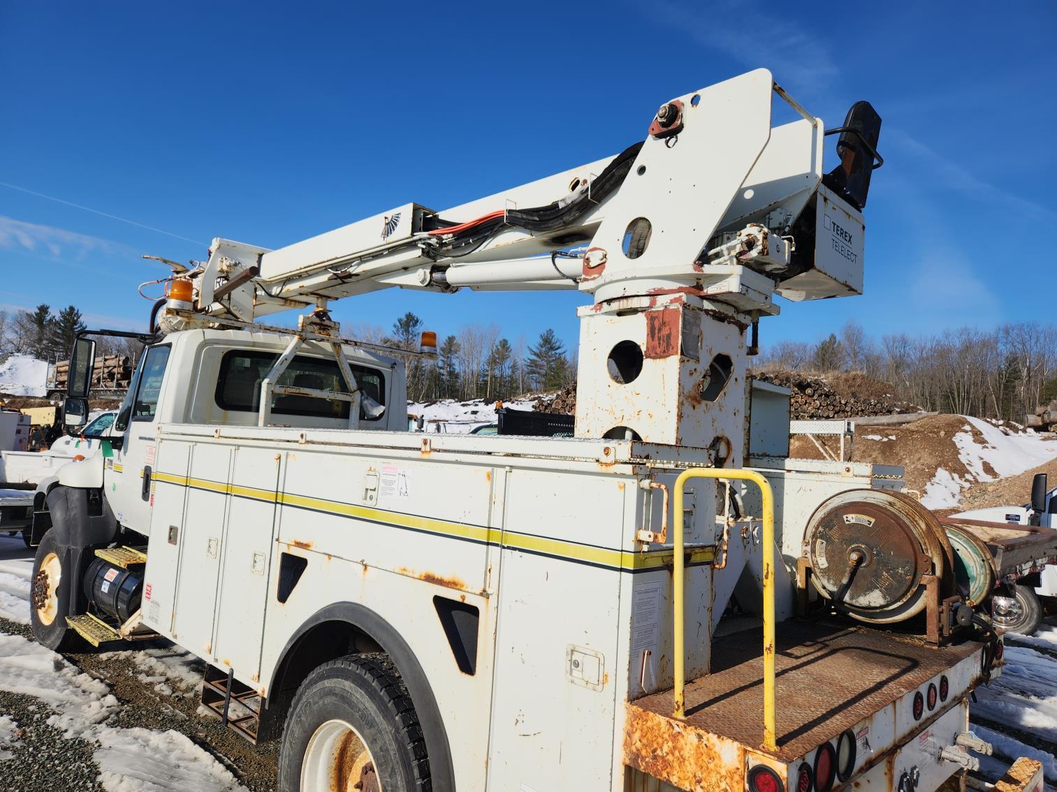 2006 International 7300 Sfa 4x4 Digger Derrick