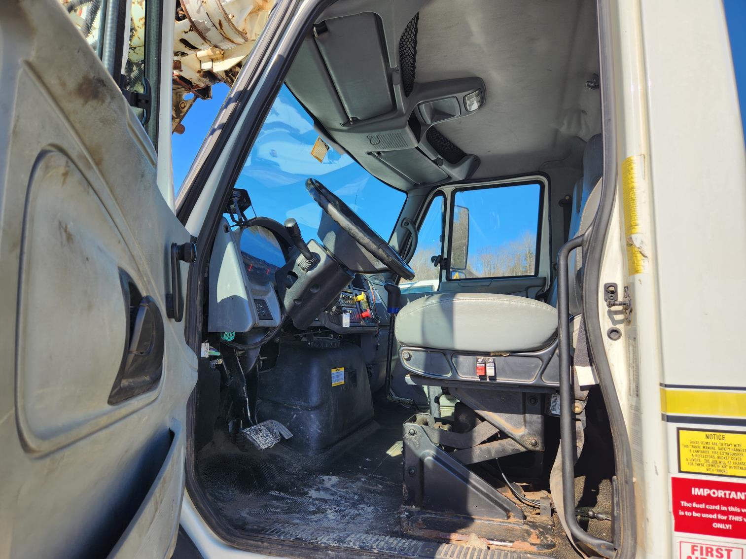 2006 International 7300 Sfa 4x4 Digger Derrick