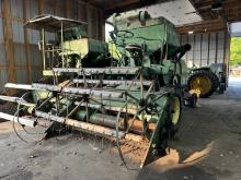John Deere 40 Combine