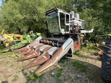 Gleaner F2 Combine