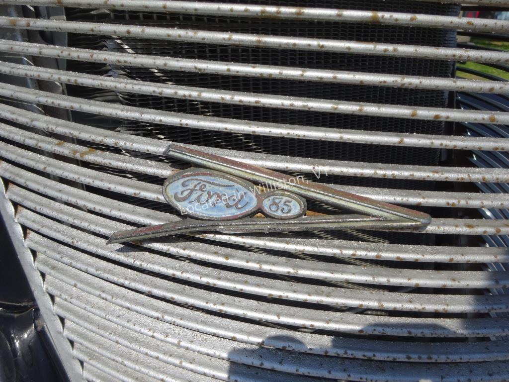 1937 FORD 2 DR CONVERTIBLE