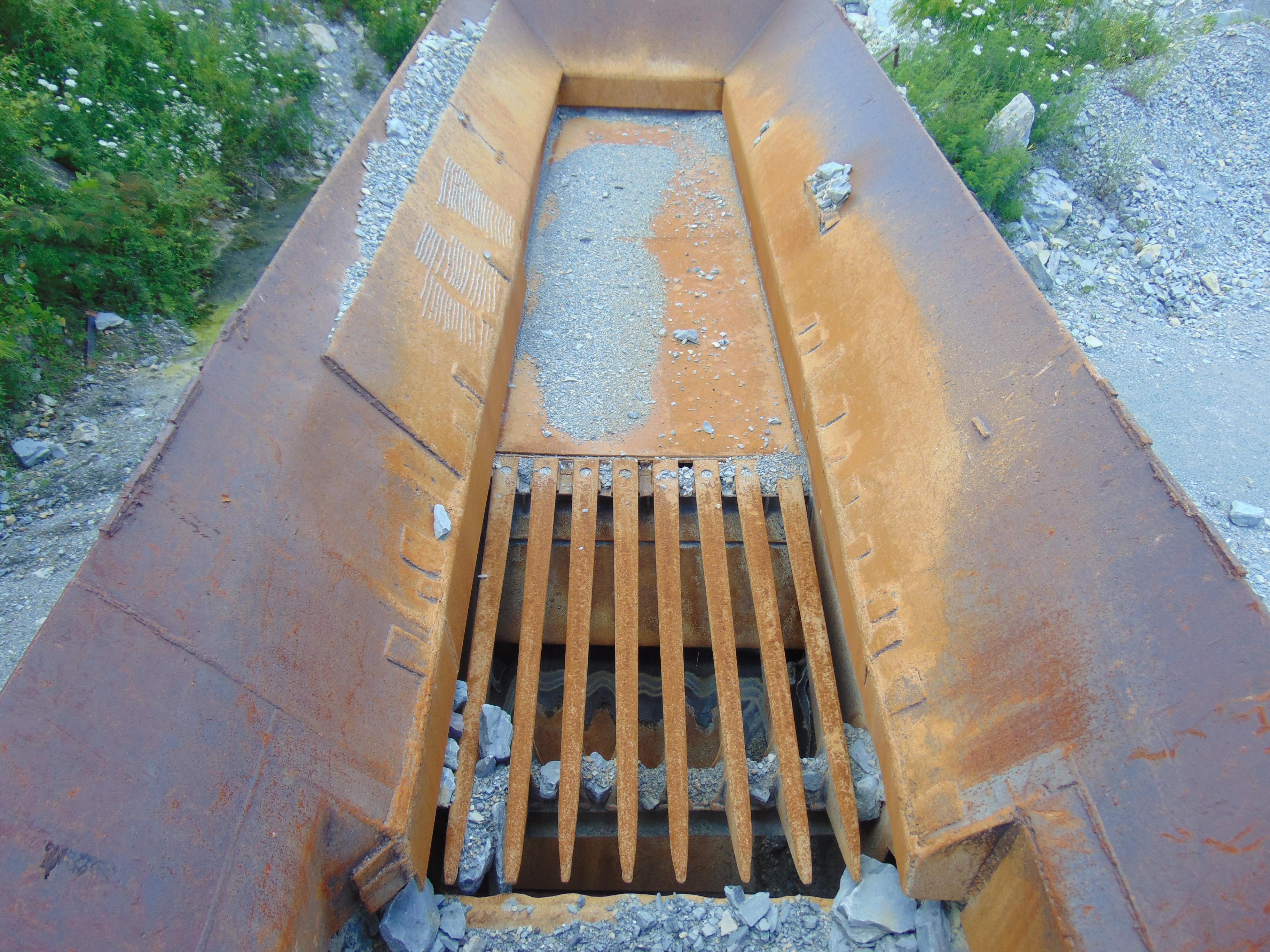 CEC-Minyu, 48" x 9'L Vibratory Plate Feeder w/