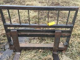 Skid steer attach pallet forks