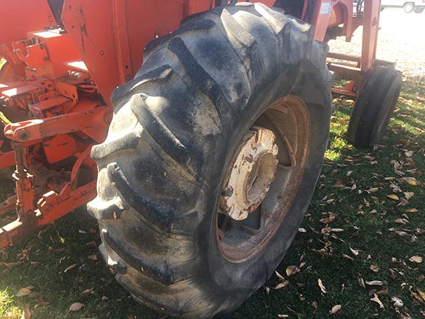 AC 185 Open Station Diesel Tractor, 3 pt, top link, 2 Hyd outlets, 18.4-30 tires