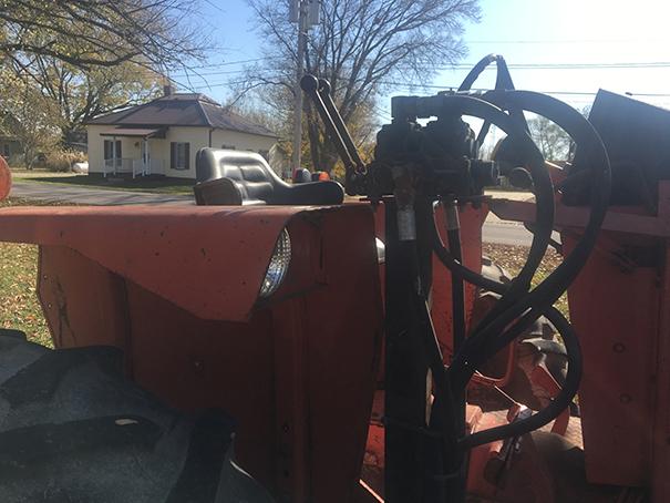 AC 185 Open Station Diesel Tractor, 3 pt, top link, 2 Hyd outlets, 18.4-30 tires