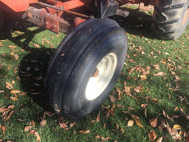 AC 185 Open Station Diesel Tractor, 3 pt, top link, 2 Hyd outlets, 18.4-30 tires