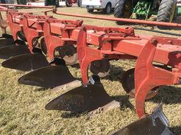 Int. 720, 6 BTM Plow