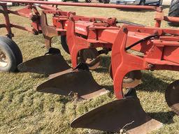 Int. 720, 6 BTM Plow