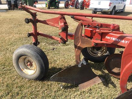 Int. 720, 6 BTM Plow