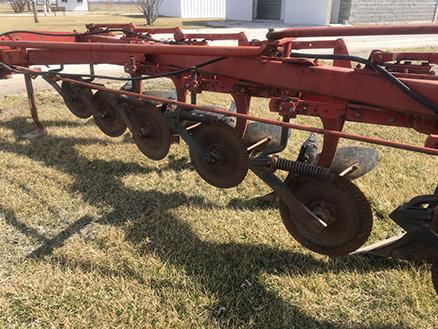 Int. 720, 6 BTM Plow
