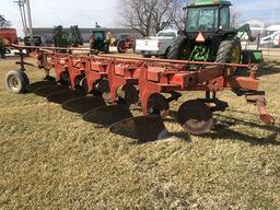 Int. 720, 6 BTM Plow