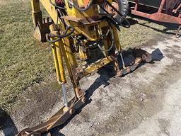 Grizzly 3pt., back hoe attachment