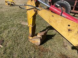 Grizzly 3pt., back hoe attachment