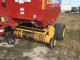 New Holland BR7090 Round Baler