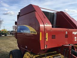 New Holland BR7090 Round Baler
