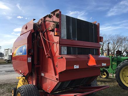 New Holland BR7090 Round Baler