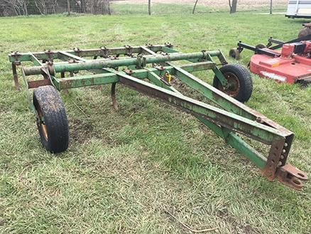 JD 100, 11 Shank Chissel Plow