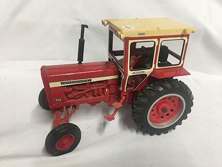 Ertl 1/16 Scale, International Custom 756
