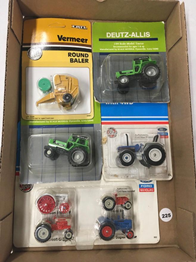 Lot of 5, Ertl 1/64 Scale, Tractors & Baler