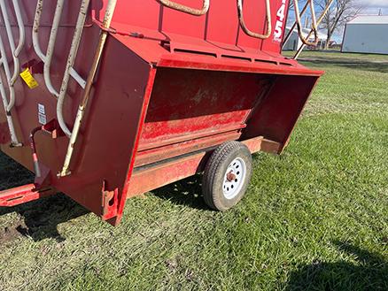 Feed Train T45, 3 Ton Portable Feeder w/ Calf Pass Rails
