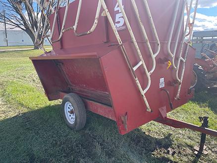 Feed Train T45, 3 Ton Portable Feeder w/ Calf Pass Rails