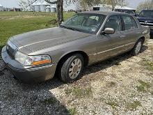 2003 Mercury Marquis, 125,000 miles, good tires, runs and drives (Torque Converter Out)