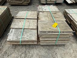 Lot of (30) 2 ft. Tall Corner Forms
