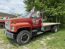 1991 GMC Topkick, 366 Tonawanda Engine, 5 Spd, 14 ft. Flatbed Material Rack, Reads 149,631 Miles
