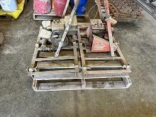 Lot of 2 Vibrator Screeds, Needs Attention