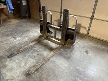 48 in. Pallet Forks w/38 in. Stand Offs, Skid Steer Attach