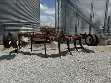 JD 3 pt. 7 Shank V-Ripper, Dual Gauge Wheels, Ser# 075357-0170