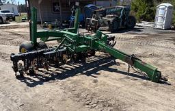John Deere 1570 Cart