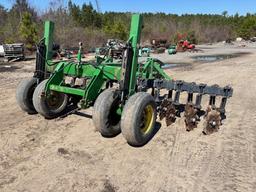 John Deere 1570 Cart