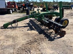 John Deere 1570 Cart