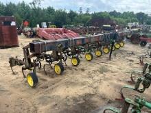 John Deere 825 8R30 Cultivator