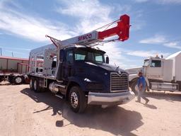 (1745) 2011 SEMCO S-30,000 PUMP HOIST, W/ TELESCOPING MAST W/ REAR DOWN RIGGER,