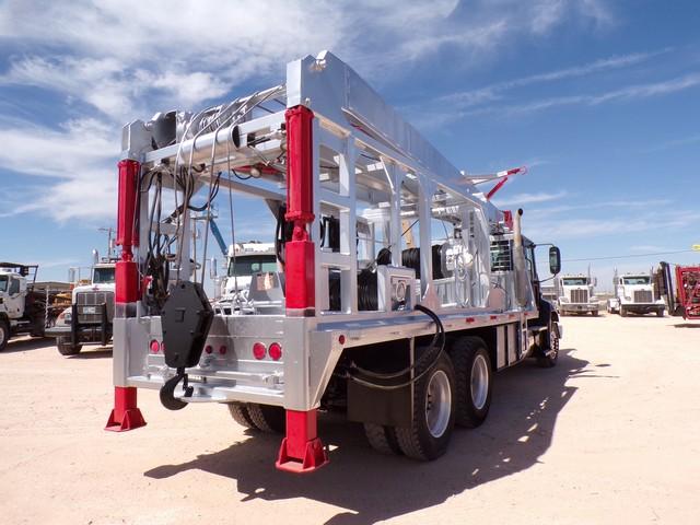 (1745) 2011 SEMCO S-30,000 PUMP HOIST, W/ TELESCOPING MAST W/ REAR DOWN RIGGER,