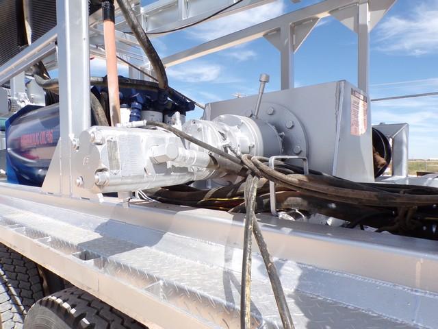 (1745) 2011 SEMCO S-30,000 PUMP HOIST, W/ TELESCOPING MAST W/ REAR DOWN RIGGER,