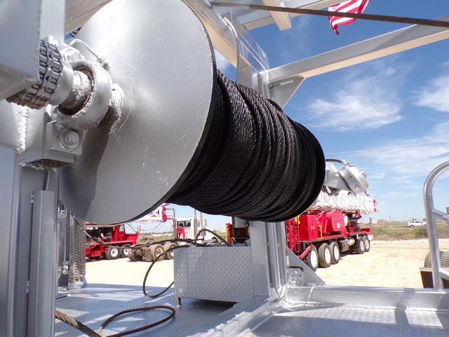 (1745) 2011 SEMCO S-30,000 PUMP HOIST, W/ TELESCOPING MAST W/ REAR DOWN RIGGER,