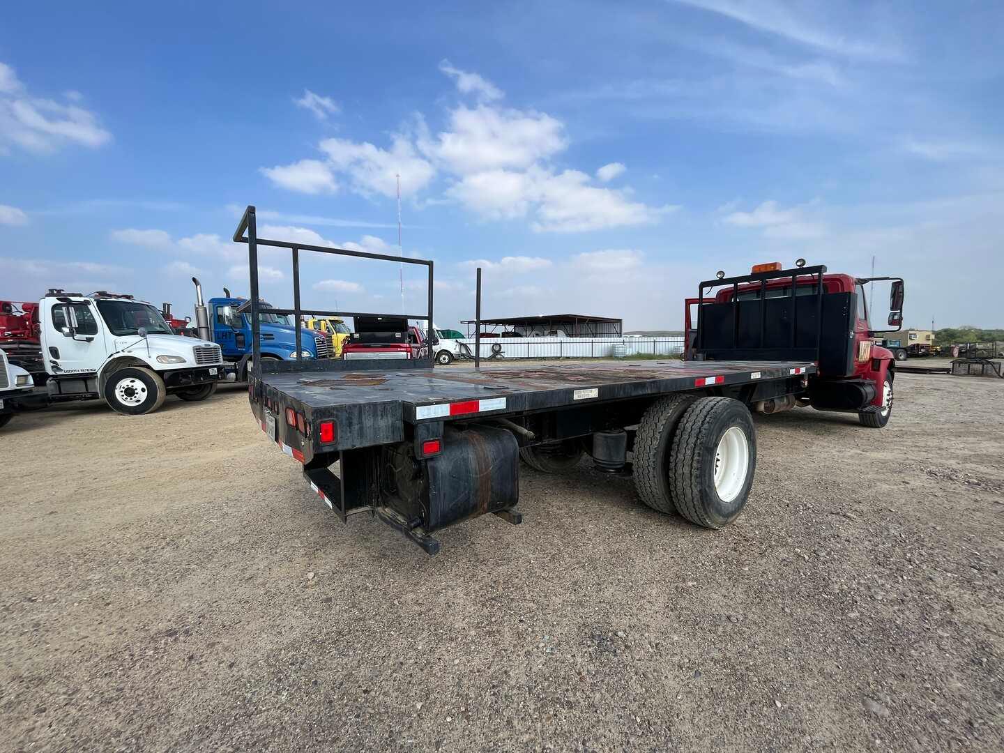 2006 INTERNATIONAL  4300 SBA S/A FLATBED TRUCK 22' 6" flatbed, 239" wheel b