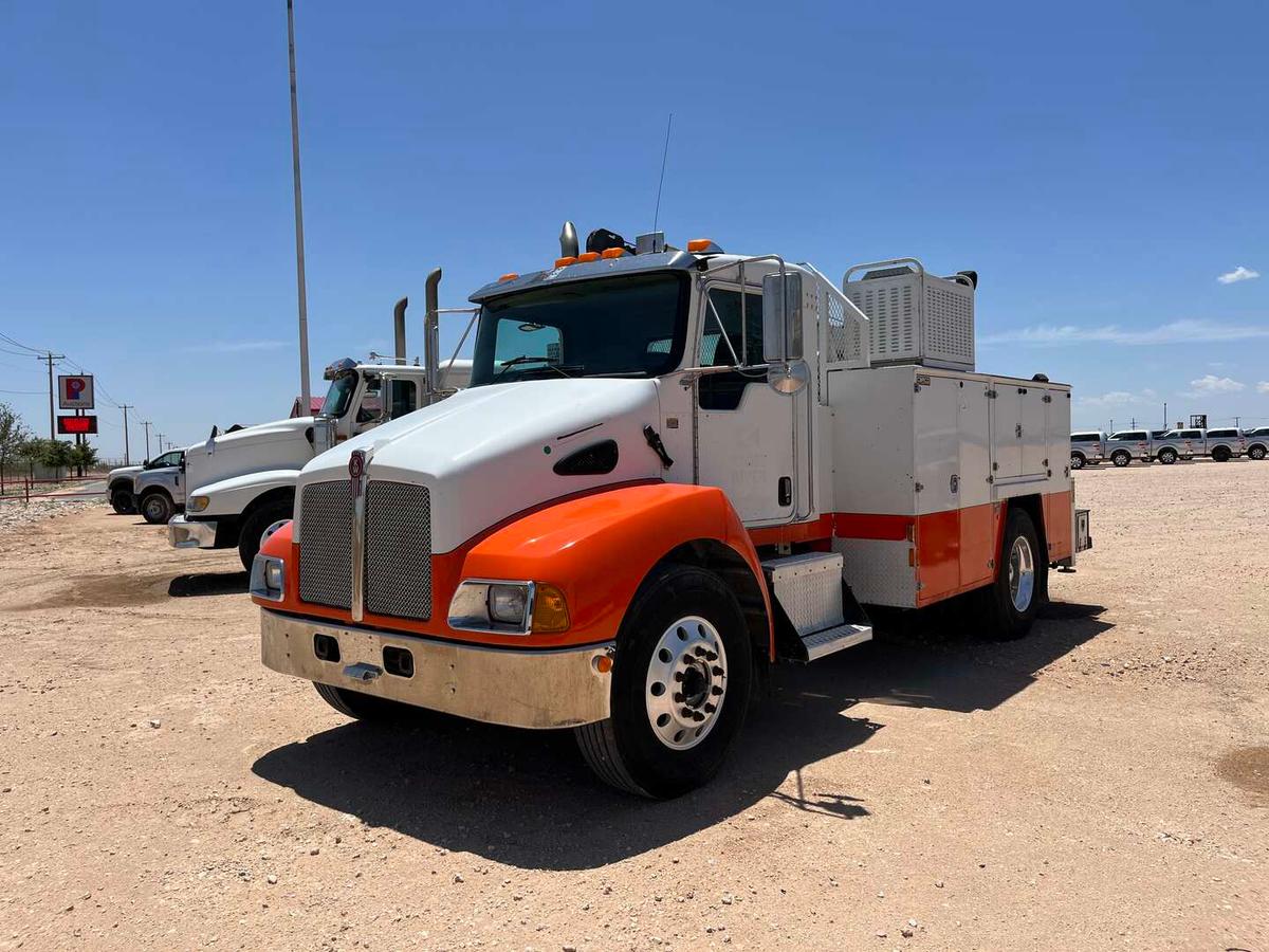 2007 KENWORTH T300 MECHANICS TRUCK Pre-Emission Caterpillar C7 engine, Eato