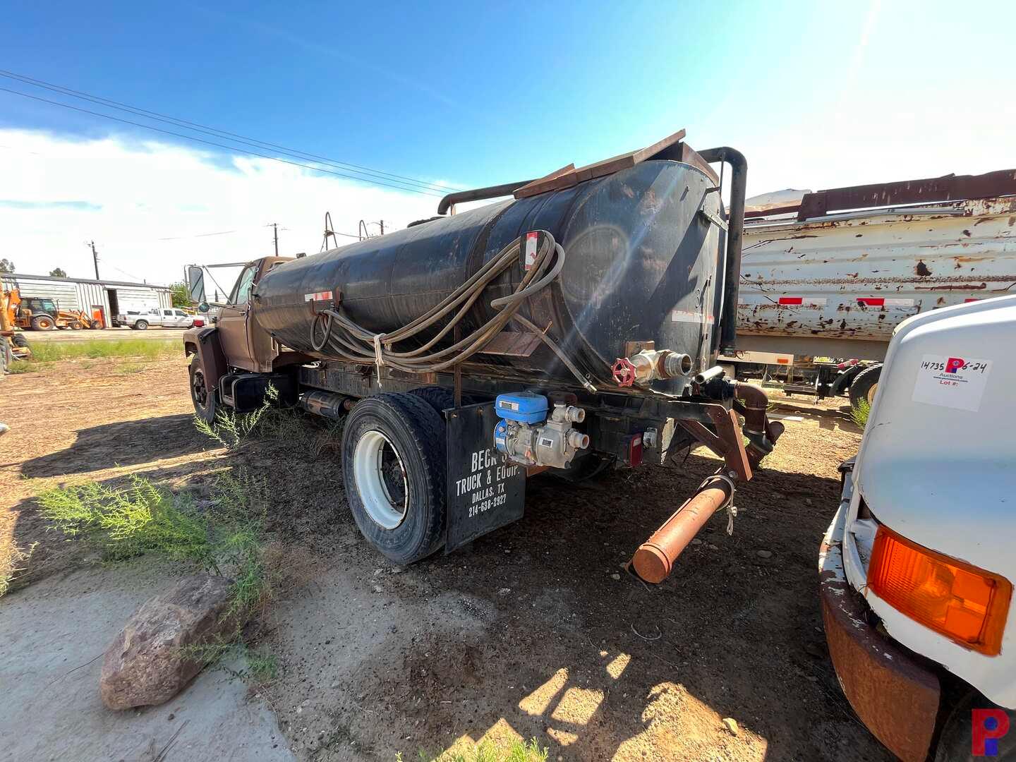 1992 FORD S/A WATER TRUCK ODOMETER READS N/A MILES, VIN/SN: 1FDXK84A0NVA035