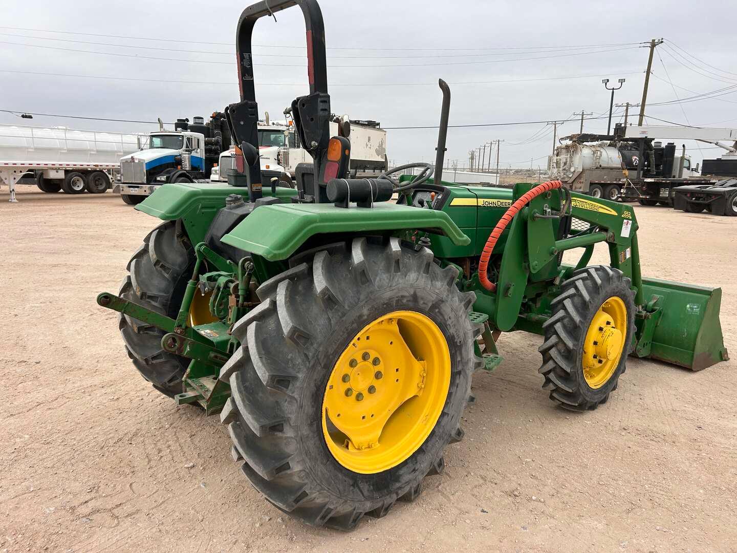 2014 JOHN DEERE 5065E 4X4 TRACTOR W/ LOADER