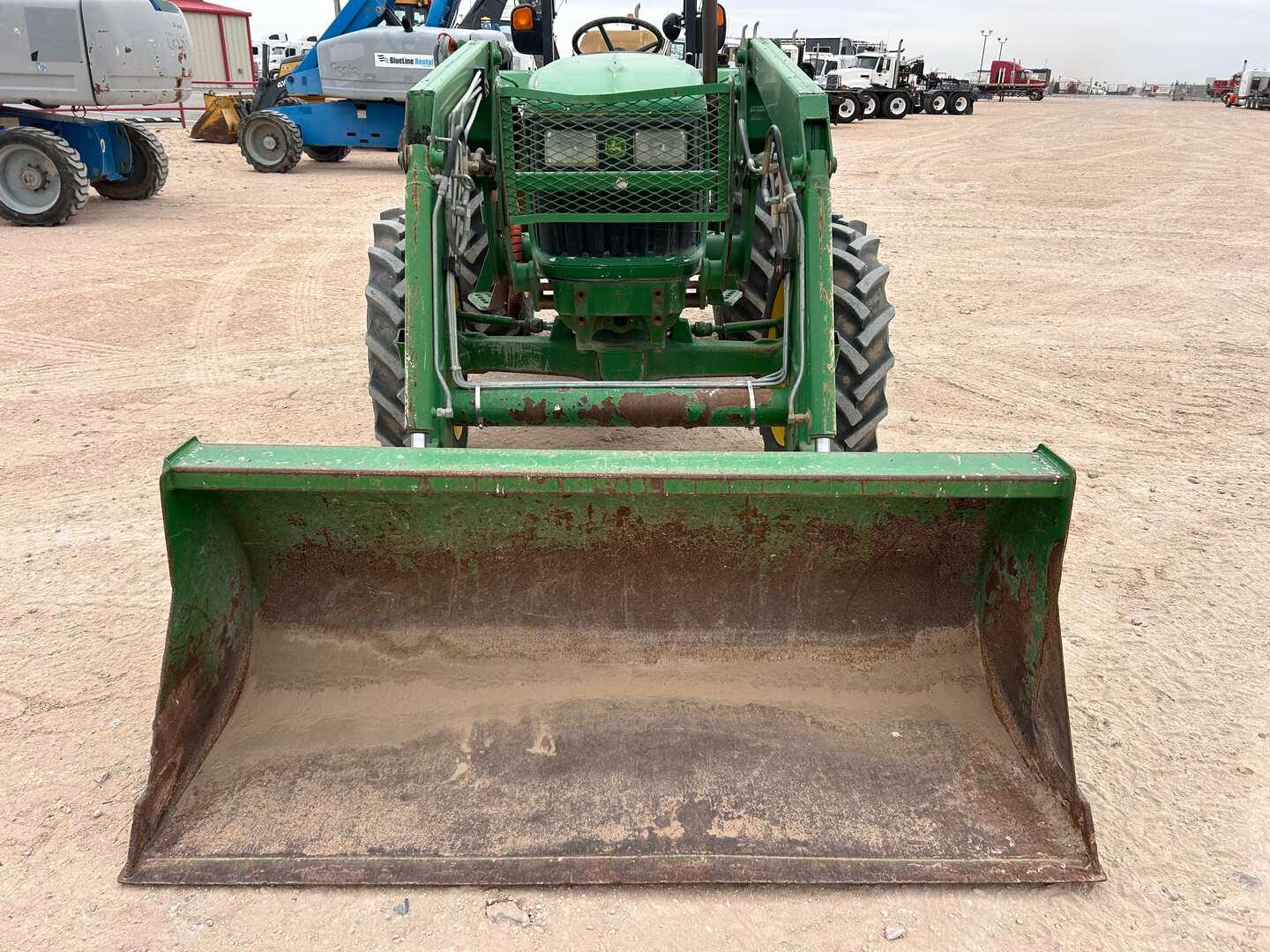 2014 JOHN DEERE 5065E 4X4 TRACTOR W/ LOADER