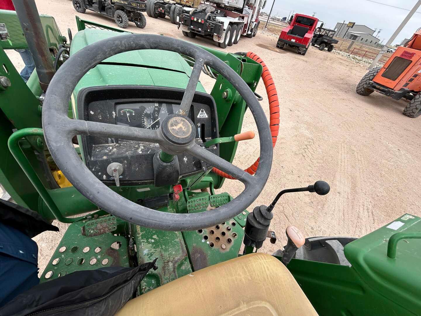 2014 JOHN DEERE 5065E 4X4 TRACTOR W/ LOADER